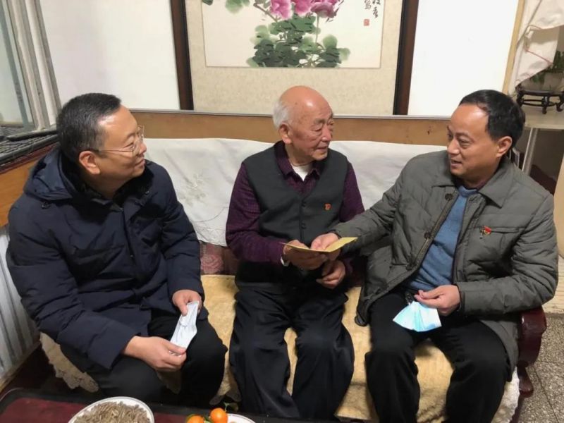 弘義集團(tuán)開(kāi)展春節(jié)前走訪慰問(wèn)生活困難黨員、老黨員、老干部活動(dòng)